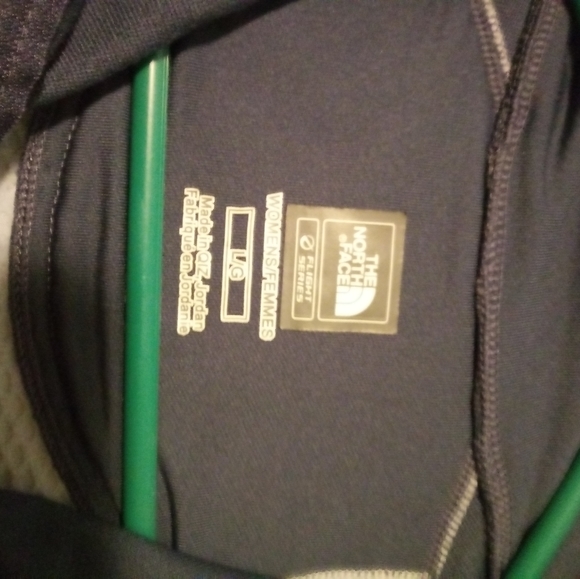 North face - Picture 4 of 8